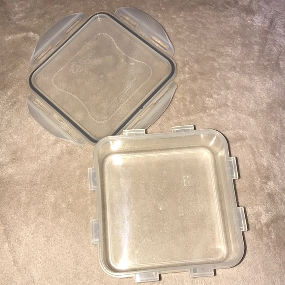 Lock ๐ and lock 29 oz plastic container ๐ - Picture 1 of 4